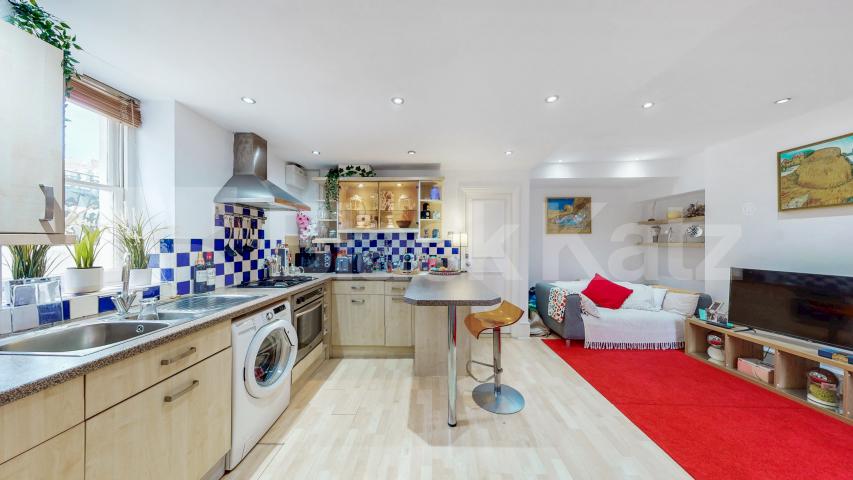 Spacious one bed with access to a garden mins to tube & shops Sutherland Avenue, Maida Vale